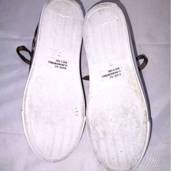 Qupid Reba Retro Inspired Green Velvet Fashion Sneaker Size 5.5 - Picture 7 of 9